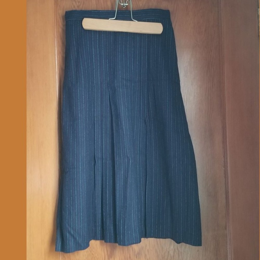 Vintage 80s, distinctive, front pleats from hip, wool blend, lined, A-line skirt
